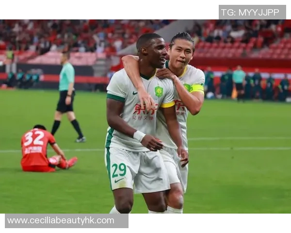 阿布拉汗补射助力上海海港逆转胜利展现团队精神与拼搏意志