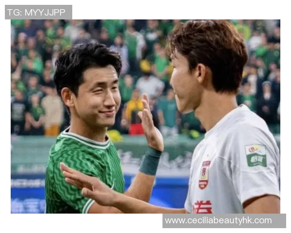 张源加盟上海海港开启新征程球迷期待他在新球队的表现与贡献