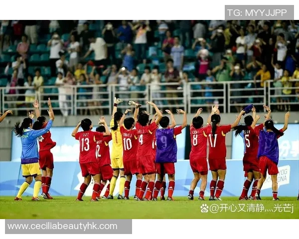 欧洲杯比赛期间球迷疯狂狂热潮,谁将笑到最后? 欧洲杯比赛期间球迷疯狂狂热潮,谁将笑到最后?